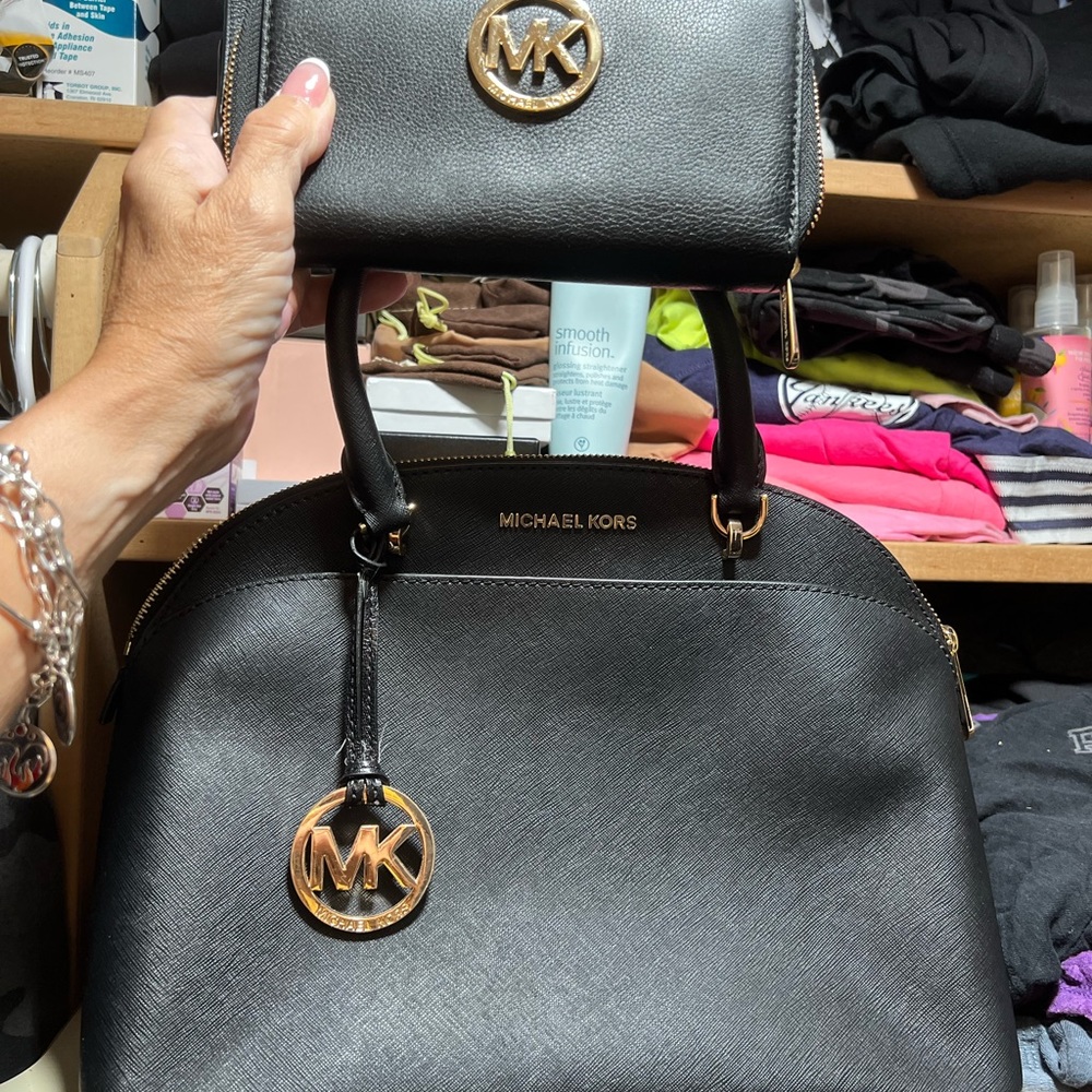 Michael Kors authentic handbag and matching wallet in Black with Gold